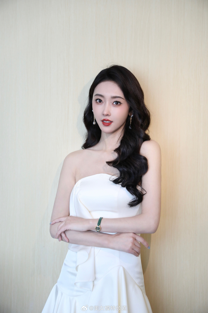 宣璐甜美迷人写真