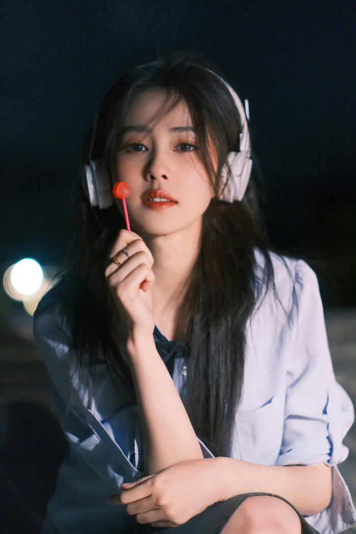 今日小94微博营业照 白鹿,鞠婧祎,张婧仪