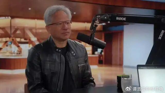 “芯片又不是浓缩铀，卖给中国怎么了”，黄仁勋把担忧写到了脸上__财经头条__新浪财经