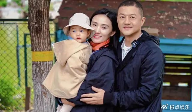 李亚鹏和妻子发生激烈争执他怀疑妻子吸他的人气遮羞布被撤下