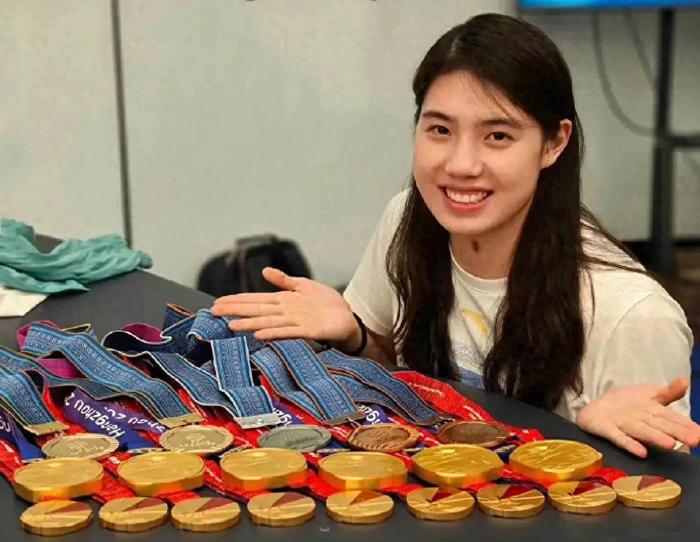 蝶后张雨霏3岁进泳池17岁进国家队25岁杭州亚运会获6枚金牌