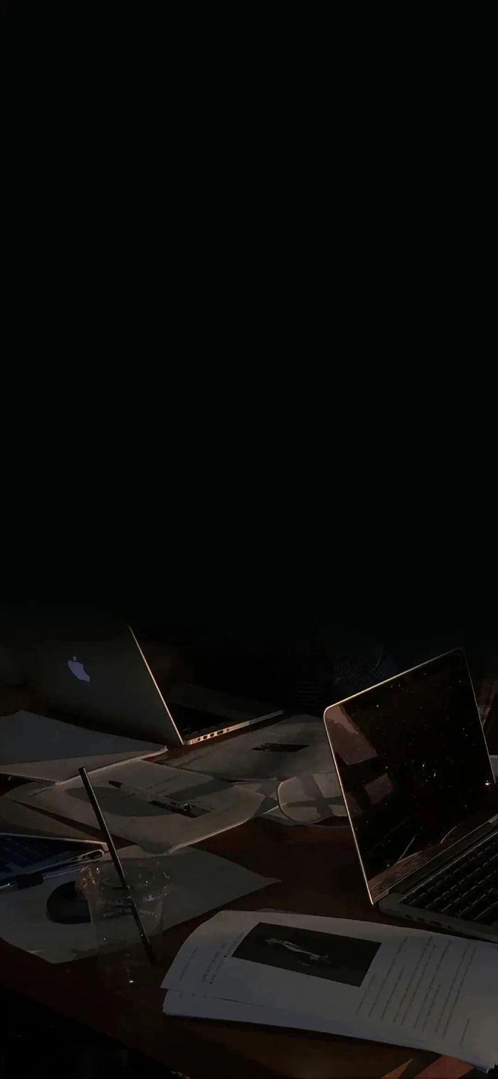 你心心念念的黑色锁屏壁纸