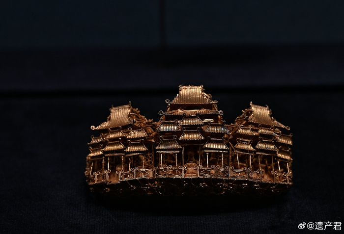 江西明代藩王墓出土的明代楼阁形金簪……__财经头条__新浪财经