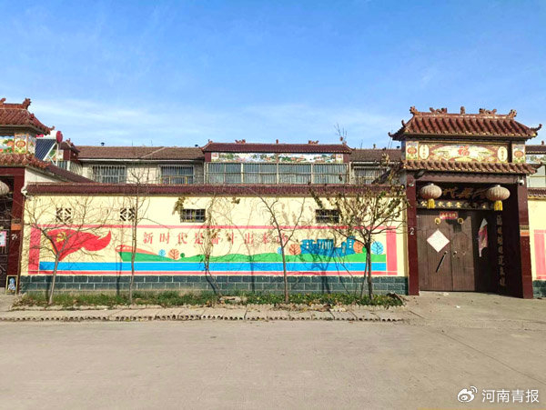 庭院前后垃圾遍地,百姓出行非常困难,而今,通过村容村貌的提升,已然变