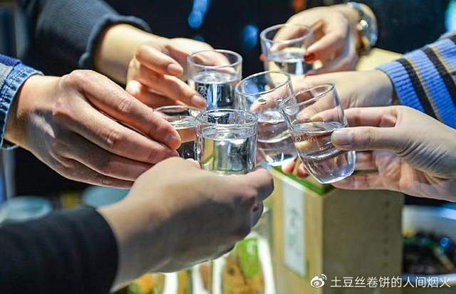 知道这三句好用的敬酒词吗?学会套用,就能应付很多酒局,来看看