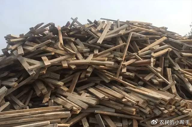家里的"破烂"也能卖高价?回收旧木材最高1元/斤,别再闲置了