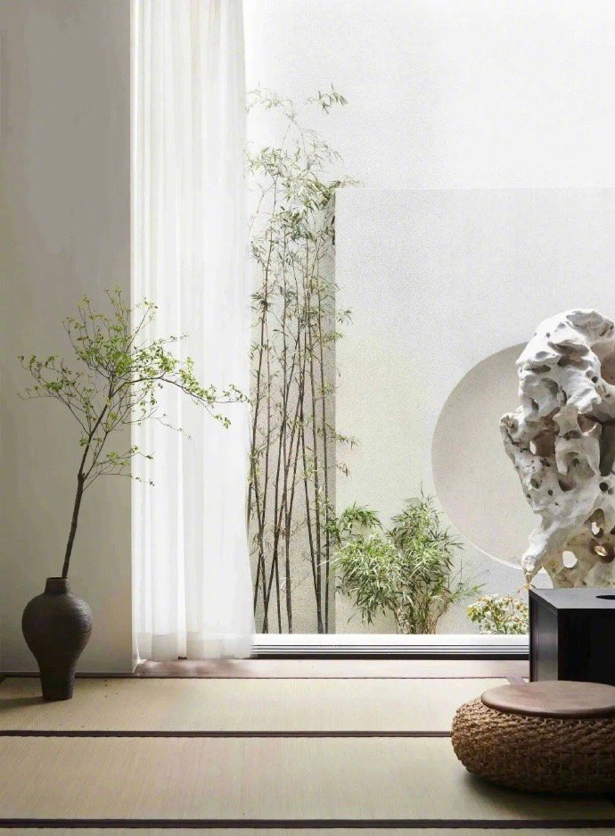 极简与中式非常协调传统中式里既有金碧辉煌庄重典雅的