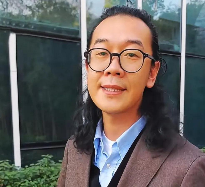 百万粉丝网红睡梦中离世,年仅34岁,妻子发文,一句话令人泪目|飞飞