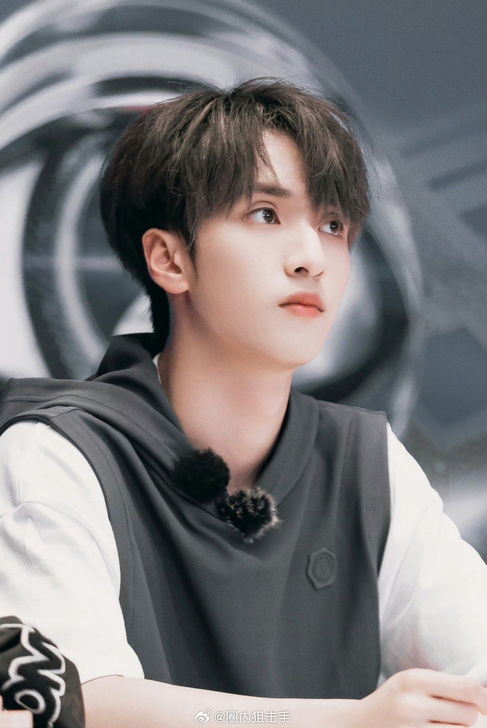 严浩翔|素颜|死角_新浪新闻