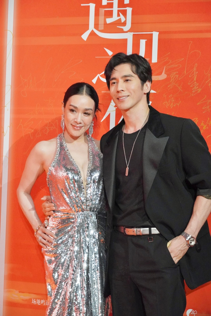 钟丽缇张伦硕夫妇携手出席时尚知道遇见之夜