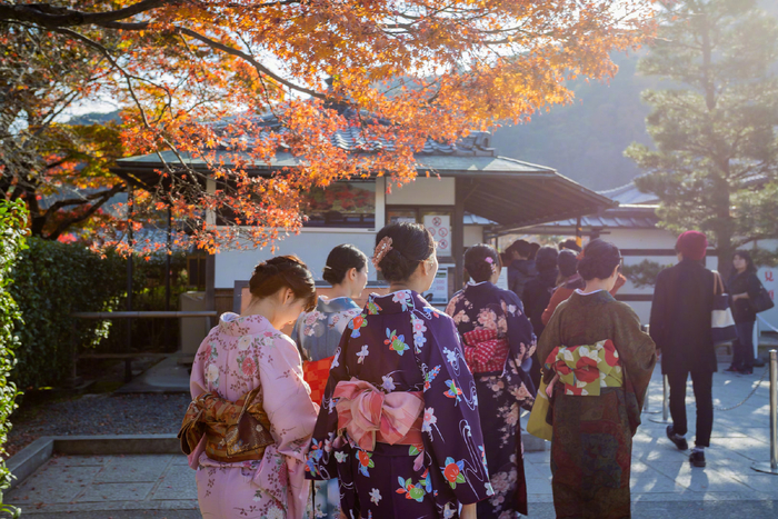 和服,是日本的民族服饰。江户时代以前称吴服