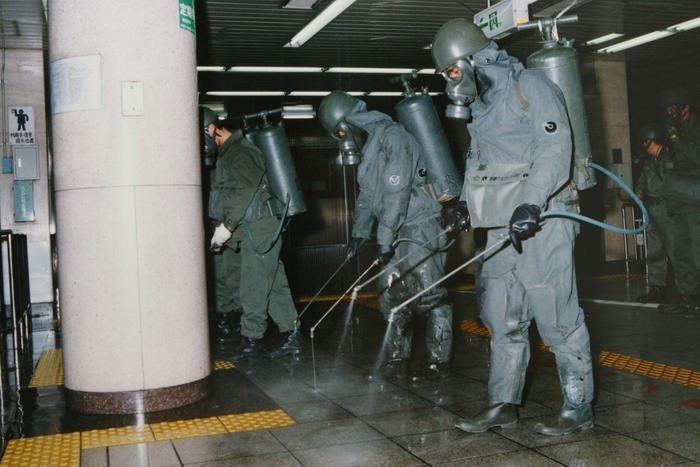 日本地铁沙林毒气图片