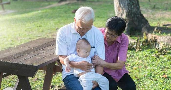 “如果可以，别让姥姥带娃”，宝妈给出的2个理由，引众人共鸣