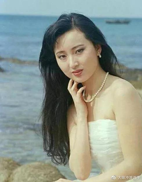 陈晓旭这张在海边拍摄的,可真好看.