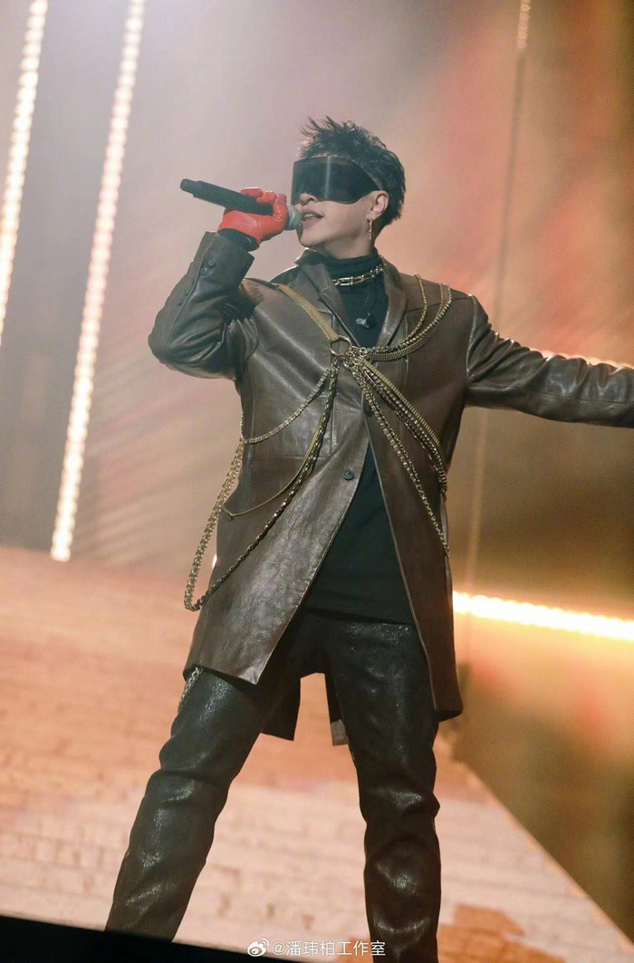 潘玮柏演唱会舞台皮肤又上新了