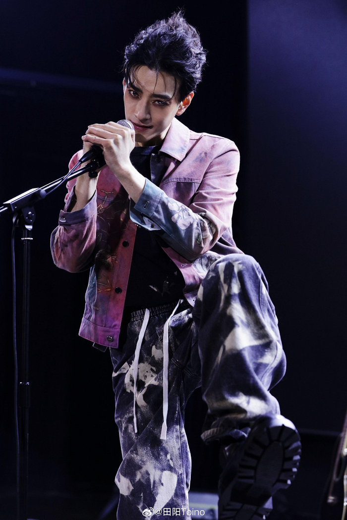郑云龙live特邀嘉宾登场,共度闪耀音乐之夜