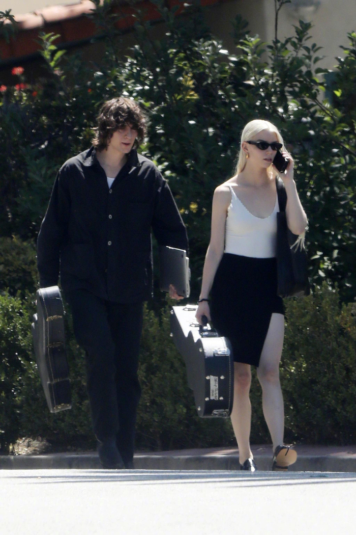 安雅anyataylorjoy和丈夫malcolmmcrae现身洛杉矶