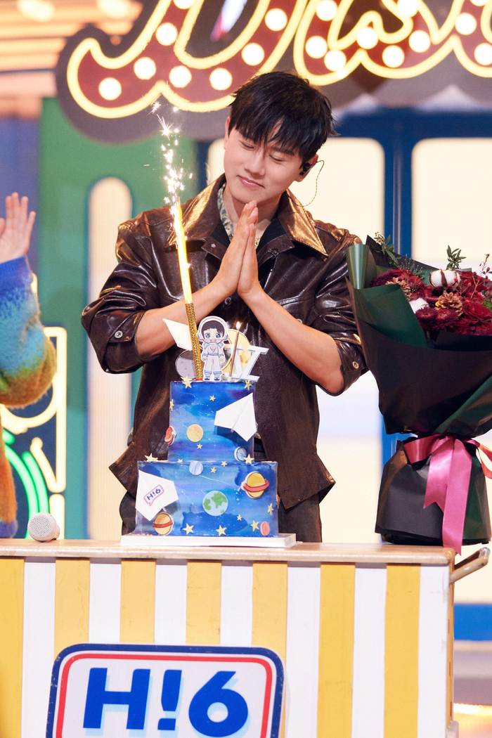 按下复古disco播放键,@张杰 今晚做客好六街……__财经头条