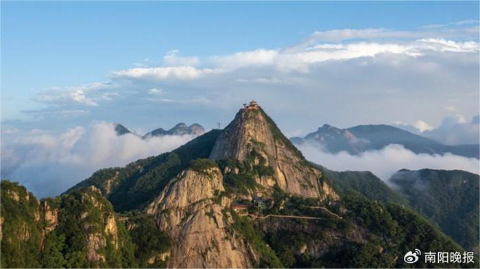春季赏花畅游南阳快来五朵山赴一场玉兰花开之旅