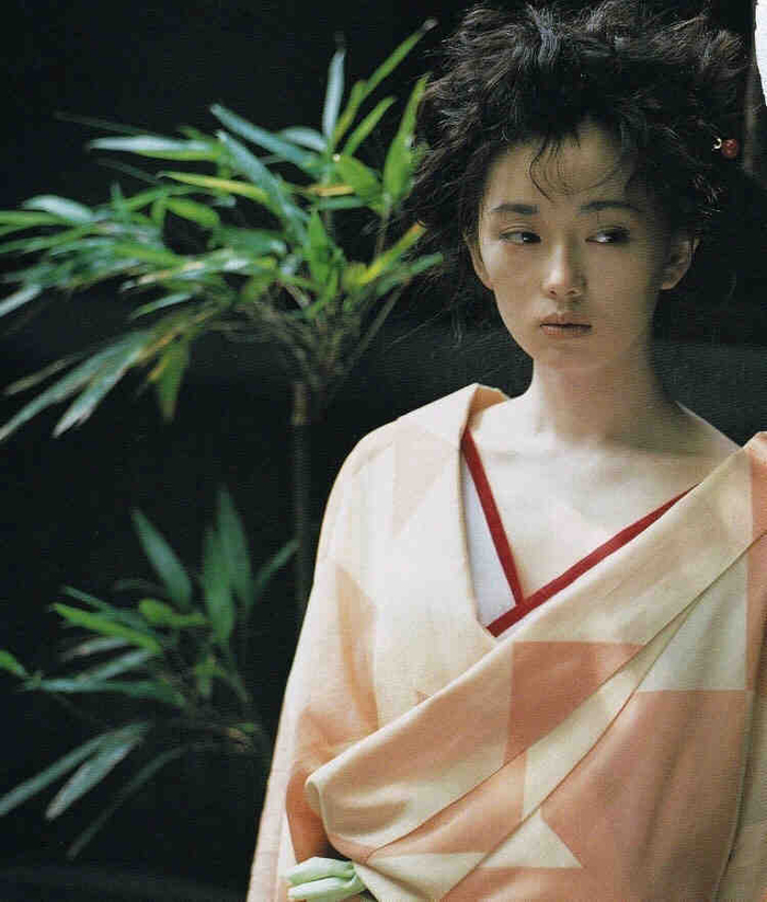 叶月里绪菜