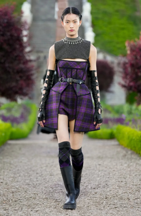 迪奥二零二五早春系列,打造浓厚苏格兰风情