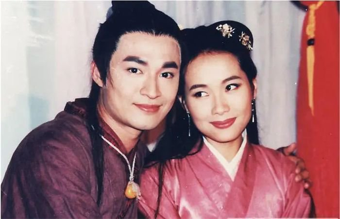 杨佩佩因为《笑傲江湖》找她拍《碧海情天》,而她接拍《新白娘子传奇