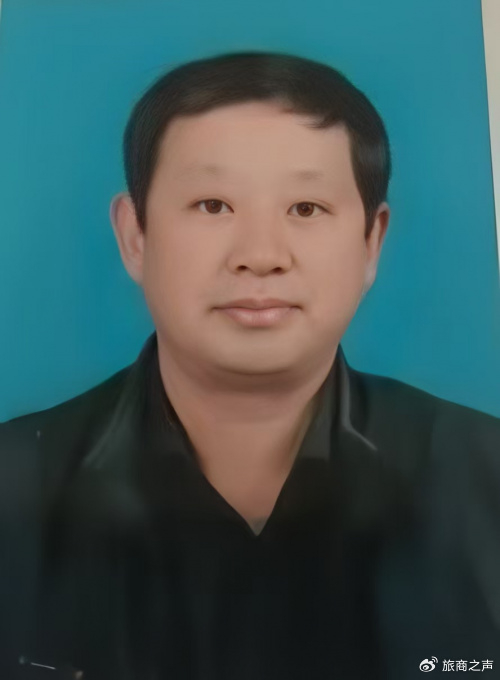 黄卷铺陈意纵横,锐毫疾走墨香浓——黄锐先生作品鉴赏