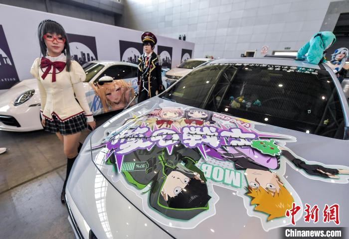 乌鲁木齐:动漫人物"齐聚"白夜端午国风动漫游戏展