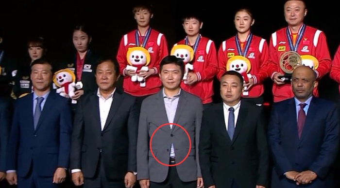 在韩国主场奏国歌,刘国梁颁奖,马琳捧杯__财经头条