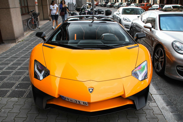 橙色兰博基尼aventadorlp7504superveloceroadster