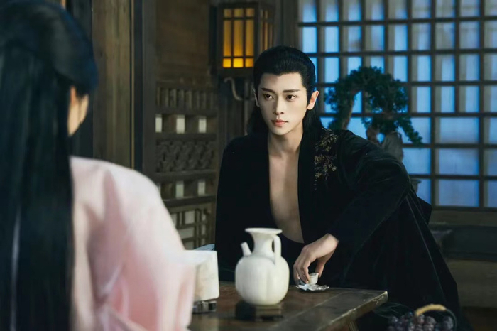 由郭敬明自编自导的古装剧《云之羽》9月初开播以来,就被视为接档爆