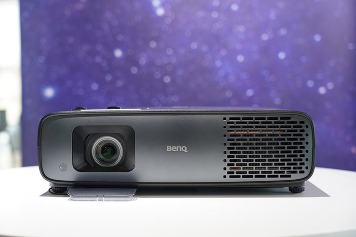 明基w6000l还采用了全新的多路分布式散热系统,既提升了散热效率,还