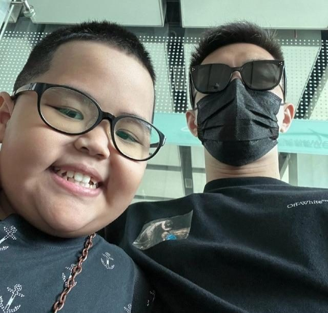 而郭艾伦自己的解释是:"我哭是因为,看到他现在很多人喜欢他可爱,但是