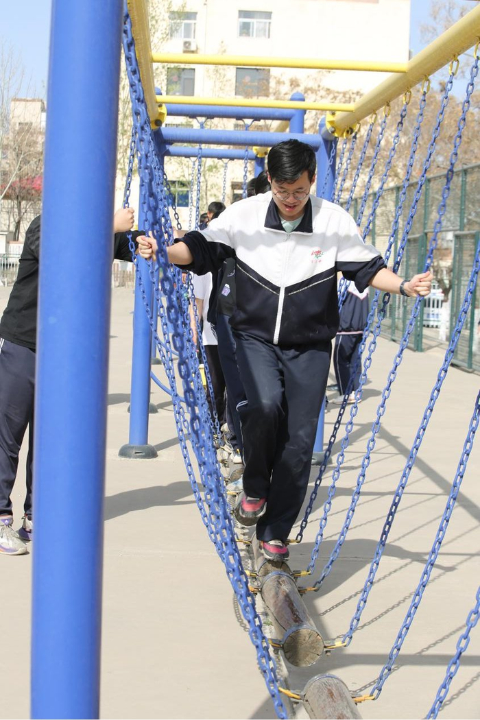 相信自己赢在未来石嘴山市第三中学高三学生考前心理素质拓展活动