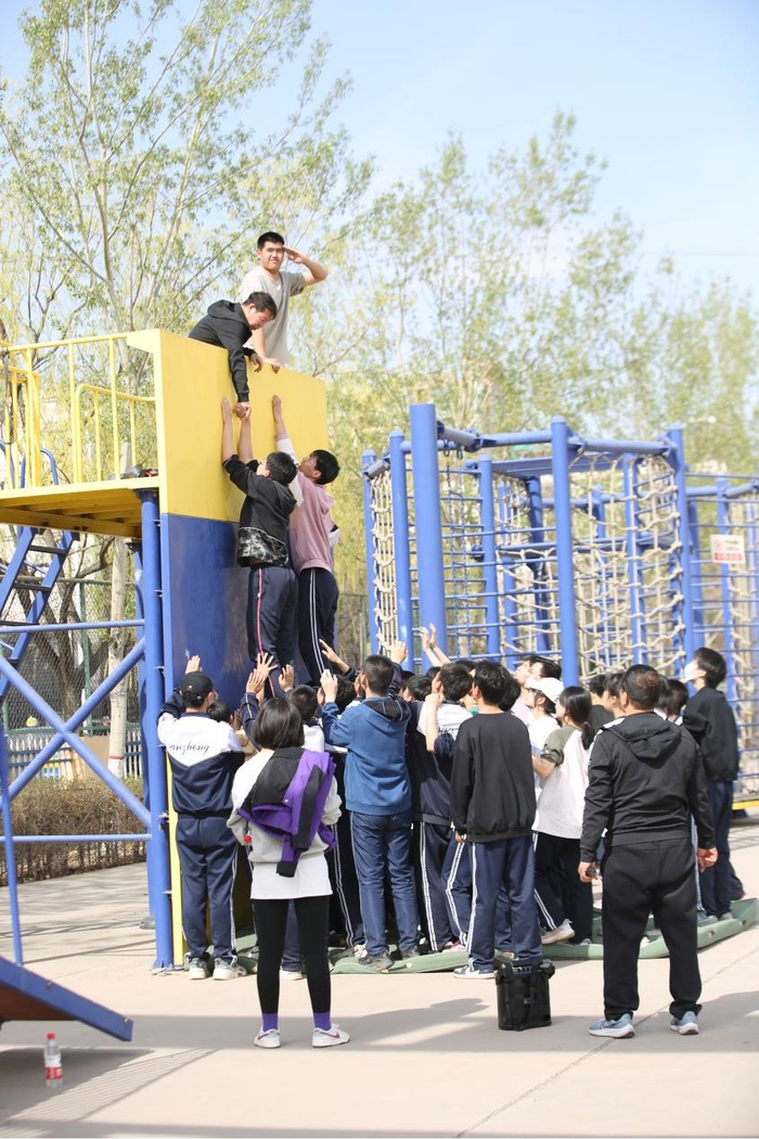 相信自己 赢在未来—石嘴山市第三中学高三学生考前心理素质拓展活动