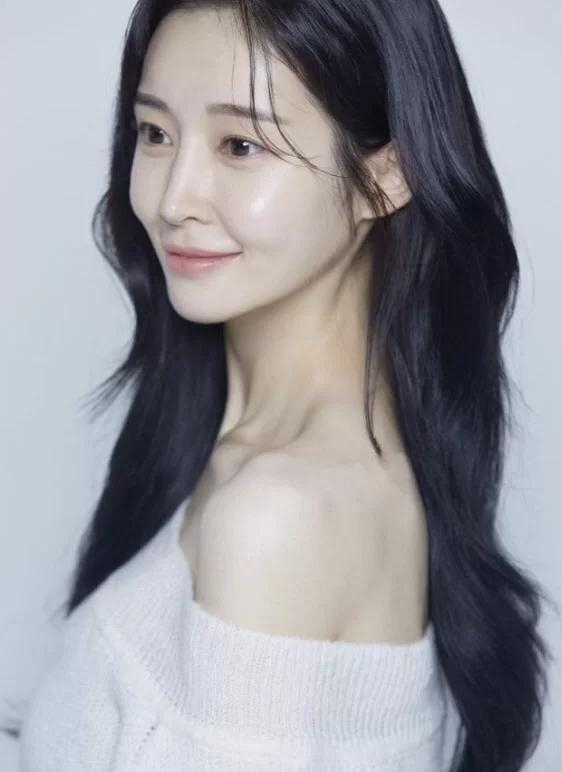 韩国女星爆料离婚诉讼中的丈夫殴打和虐待他们的孩子