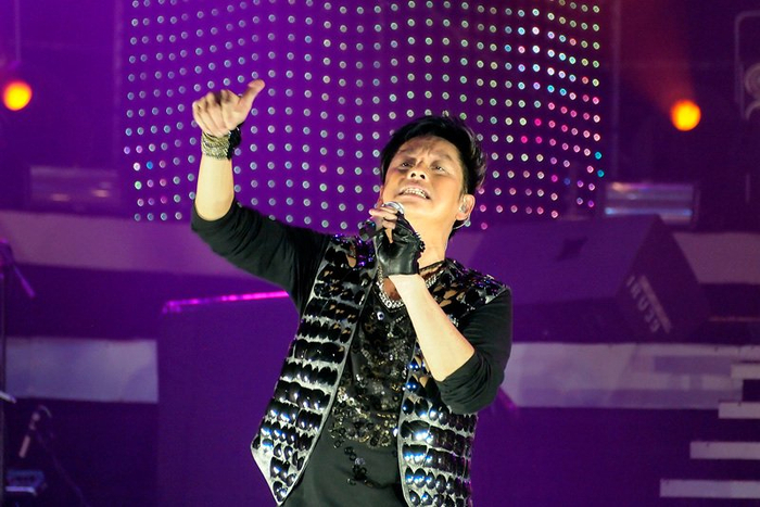 谭咏麟和张学友的演唱会,人家那可是真唱啊!__财经头条