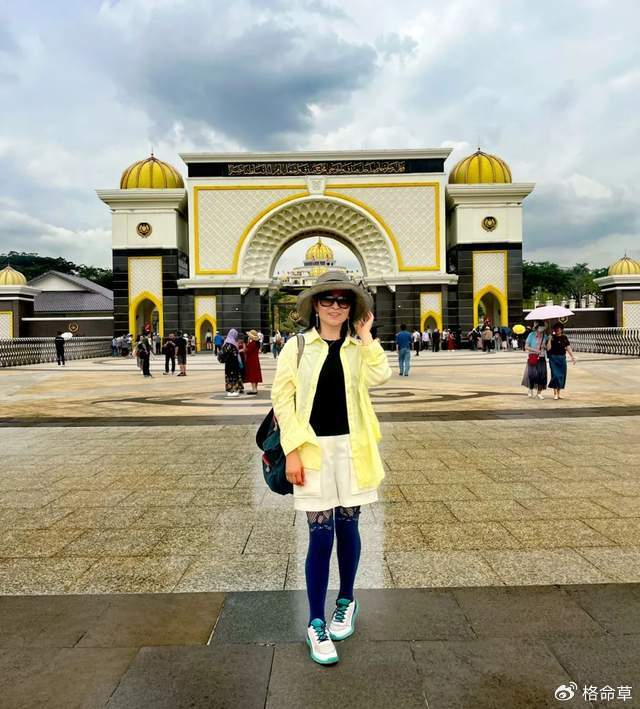 以物喻人读诗亦像弹琴评美涵诗歌雪地里的钢琴