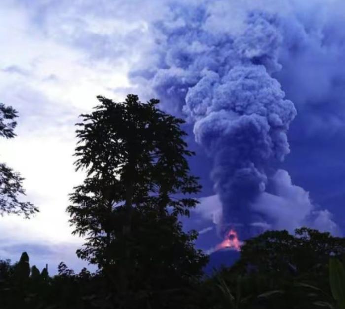 烏拉旺火山發生普林尼型大噴發灰柱已高達15公里今年會變冷嗎