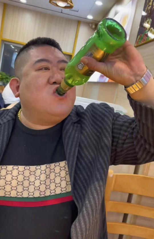 网红雨哥心梗去世,生活没有节制爱喝白酒!|白酒|生活_新浪新闻