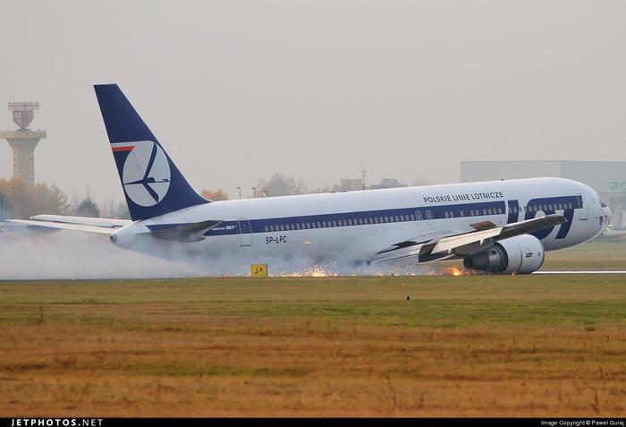 波兰航空016图片