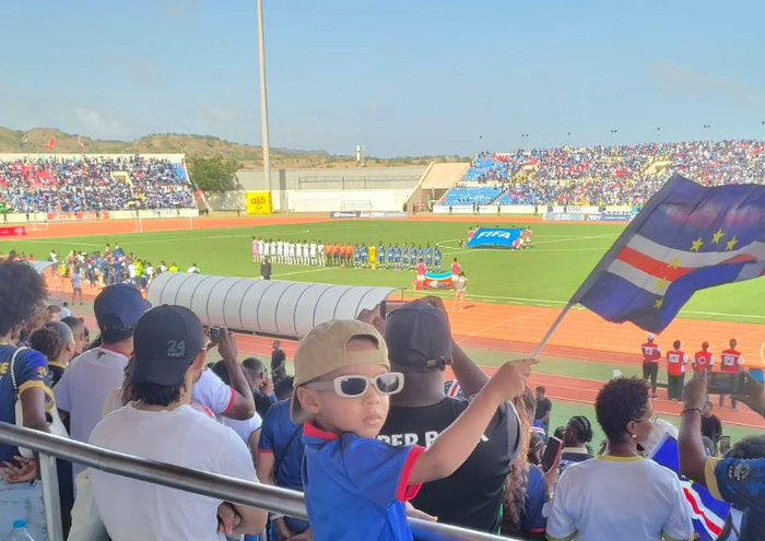 无奈！中国男足又被羞辱：1年投资十几亿，水平仅相当于非洲半职业队