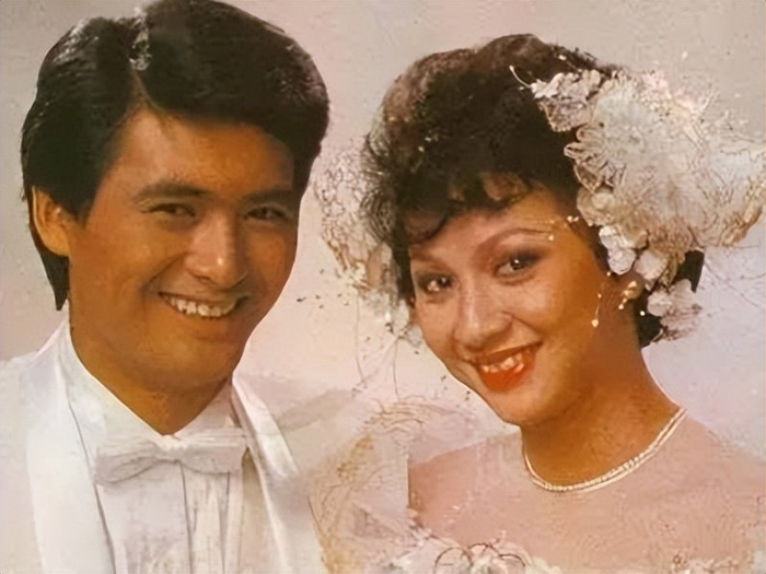 周润发与余安安,失恋期抱团取暖,甜蜜闪婚,却又闪离,令人费解