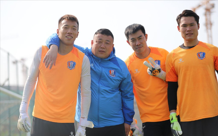 又一主帅离任,中甲掀起下课潮!大连英博队将面对实德名宿!