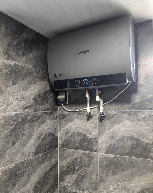 热水器开24小时一天能花多少电?维修师傅坦言,许多人都做错了