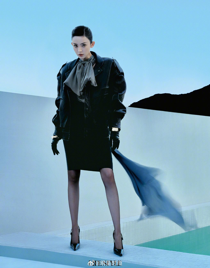 古力娜扎最新时尚大片,蓬松灯笼袖增添浪漫氛围,定格魅力瞬间__财经