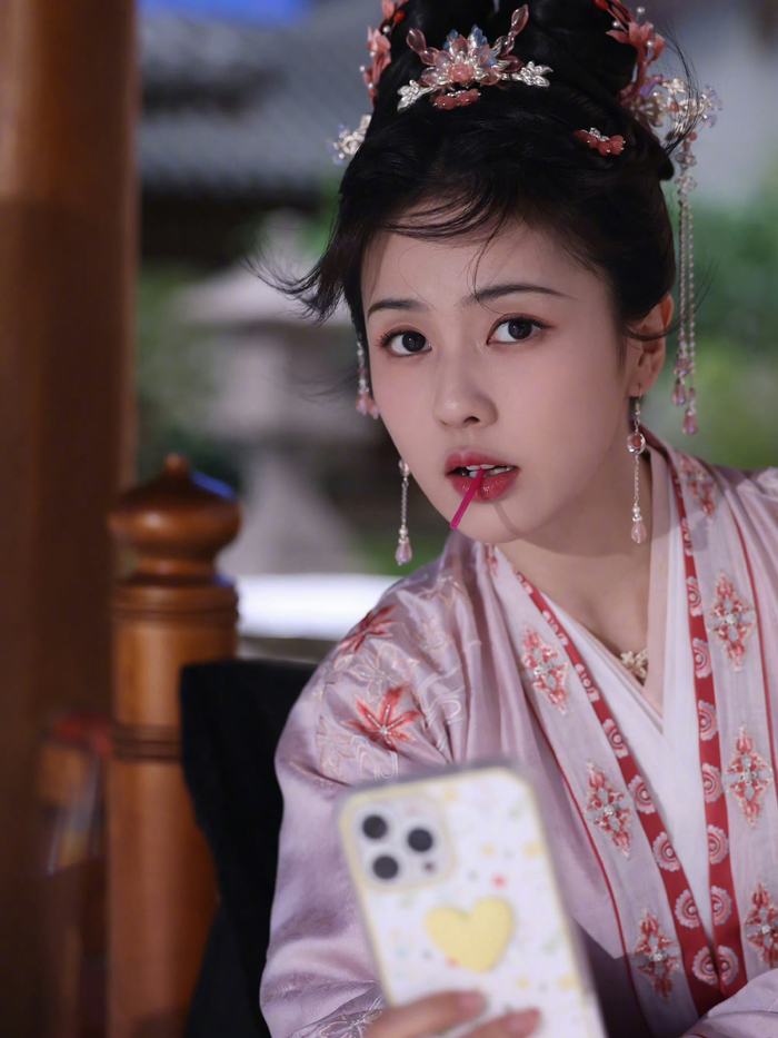 尊嘟假嘟白鹿催更爱奇艺成功哈哈哈搓搓手坐等更新