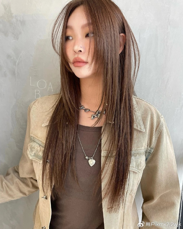 女士长碎发:修颜瘦脸显高级,解锁你的时尚新魅力|发型|修颜|瘦脸_新浪