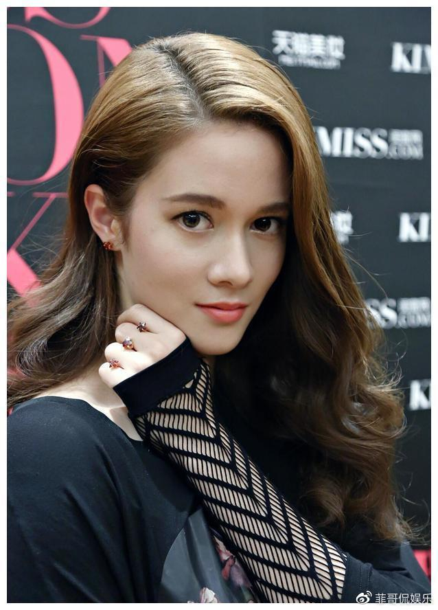 八佰|徐嘉雯|吴京_新浪新闻