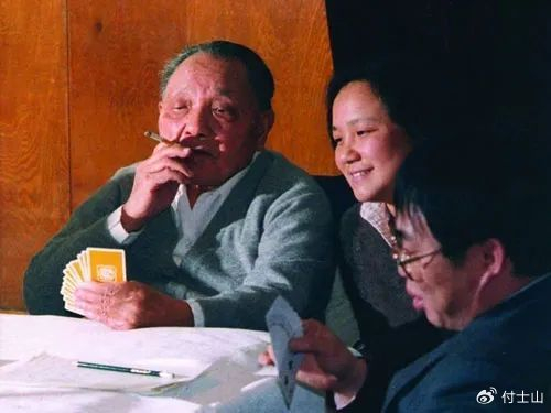 [摄影] 荷赛回顾：那些年，历届“荷赛”获奖名单中的那些中国摄影师__财经头条__新浪财经